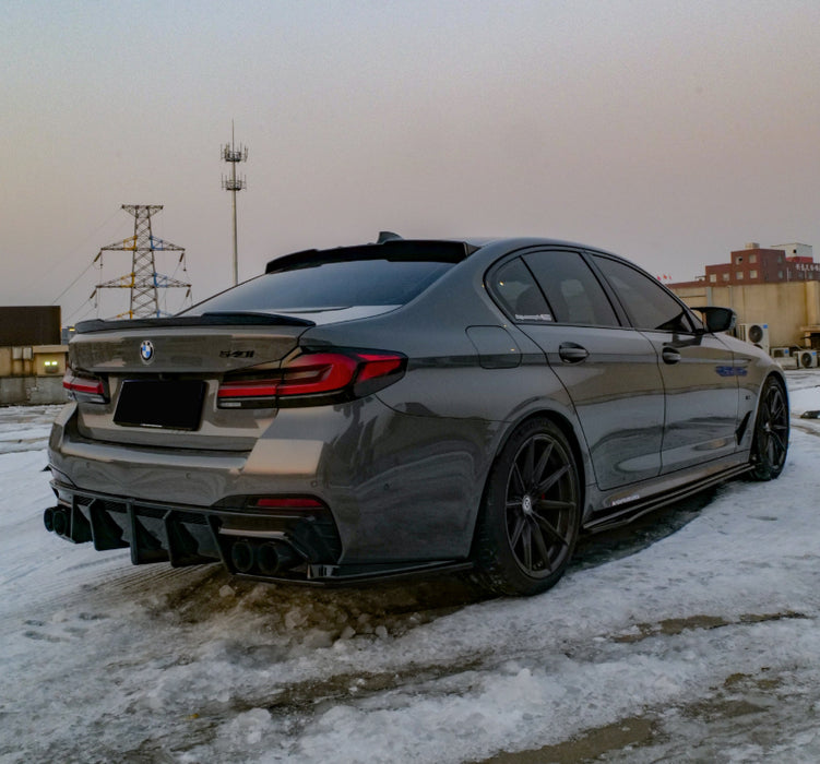 2017-2021 BMW G30 5 Series V Style Side Skirt Extensions (Black)