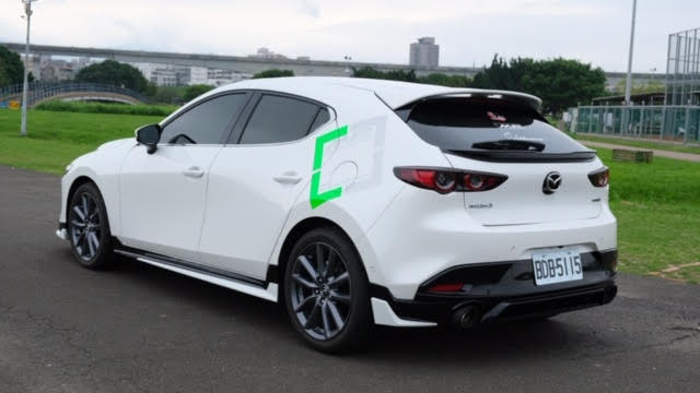 2019+ Mazda 3 Sedan/Hatchback T Style Side Skirts